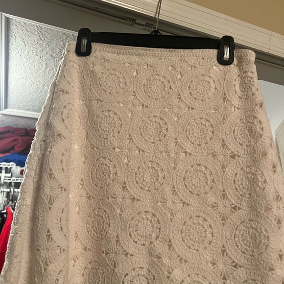 Abercrombie & Fitch crocheted skirt in white, size medium - Picture 3 of 3